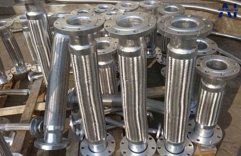 Khớp nối mềm inox 304 là loại phụ kiện phổ biến trong công nghiệp 