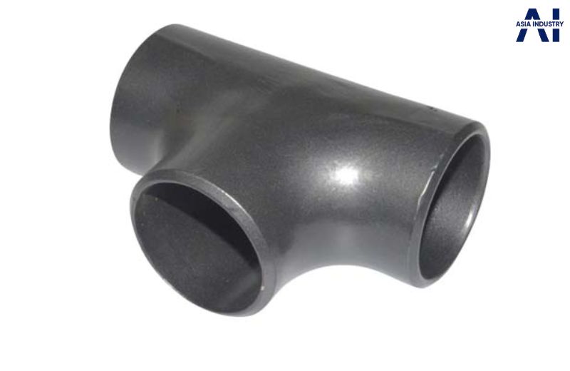 Tê thép hàn nối và chia dòng chất lỏng, khí trong hệ thống đường ống chắc chắn, kín khít và bền bỉ.