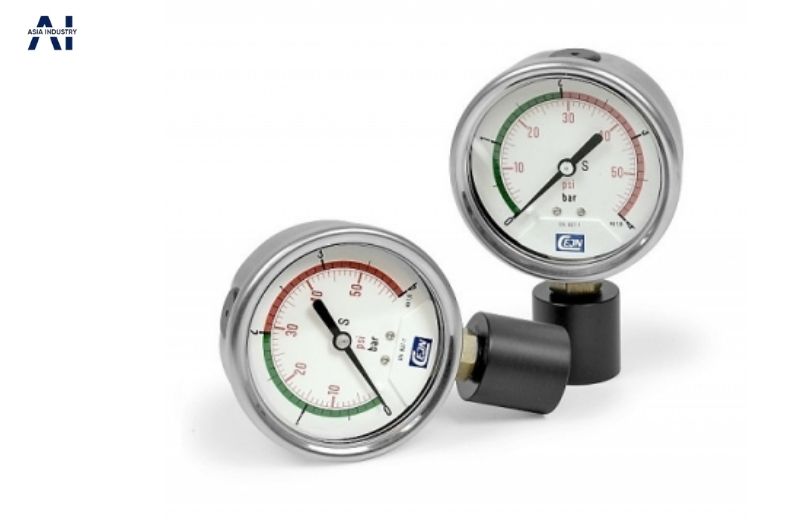 Các loại đồng hồ đo áp suất phổ biến nhất hiện nay 12 dong ho ap suat chan sau lap tren tu dien va bang dieu khien